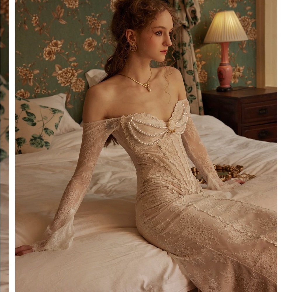 Elegant Lace Off-Shoulder Long Sleeve Dress